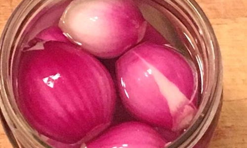 Organic Red Onion Pickle In Vinegar *