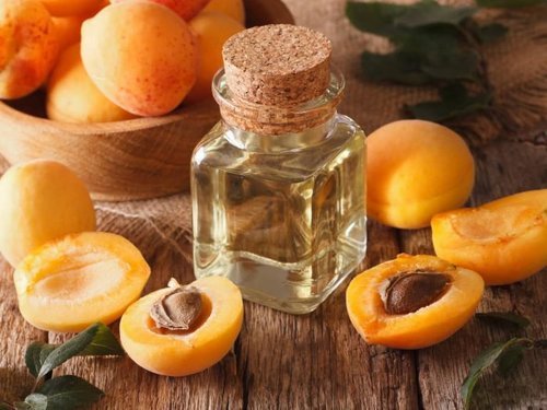 Apricot Kernel Oil For Aromatherapy, Pharmaceutical, Packaging Size: 1l-5l  at Rs 1850/litre, Apricot Oil in Pampora